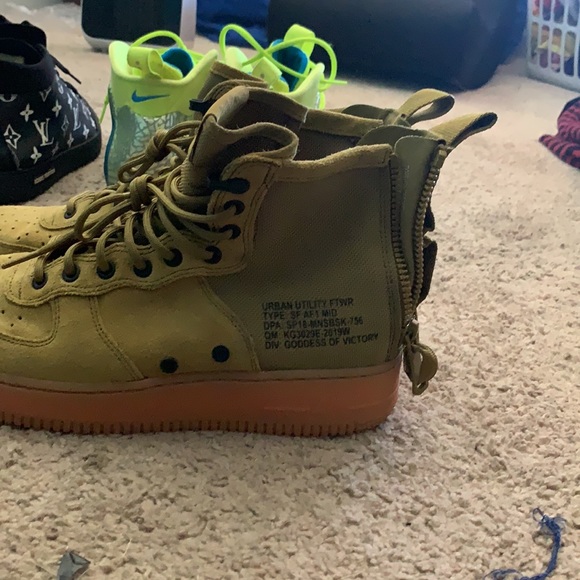 Nike utility - Picture 3 of 4